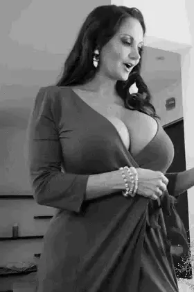 Bug titted MILF can get some good dicking