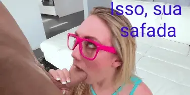 AJ se garantindo na garganta profunda.