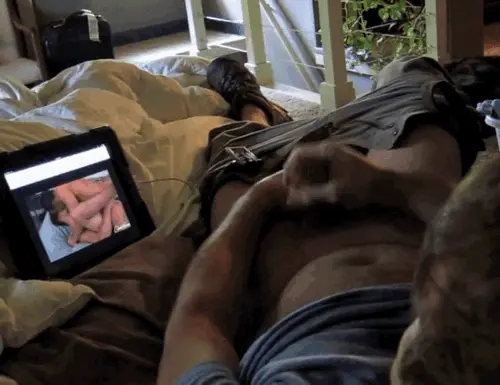 Assistindo porno gay