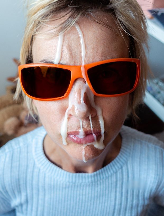 Sun glasses facial