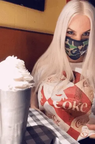 Simonilicious boobs