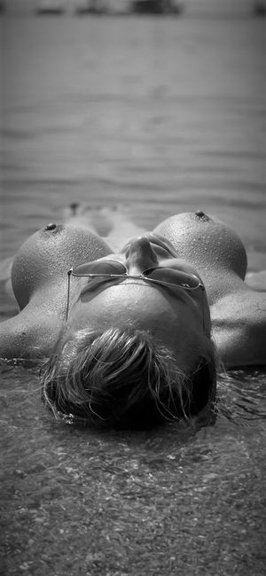 Sun,Beach,Women and Pleasure