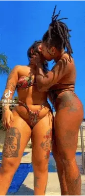 Kiss dance