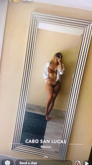 Curvy bikini babe with thick thighs