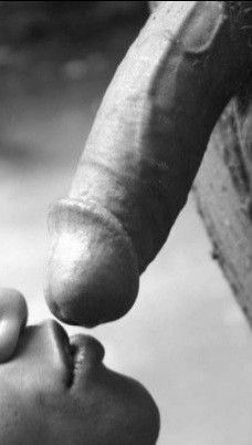 Jen is aching to get that cock in her mouth ❤