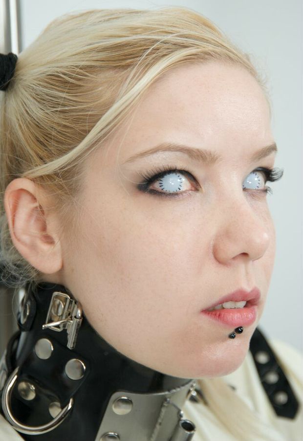Blackout contact lenses