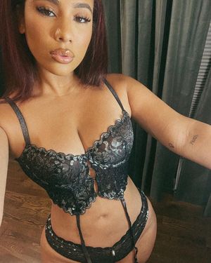 Cyn Santana in lingerie