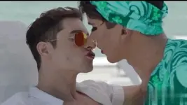beautiful kiss