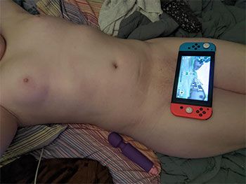 I wanna hold my gaming console so will you jerk my tranny cock off ?? Surprise AZ