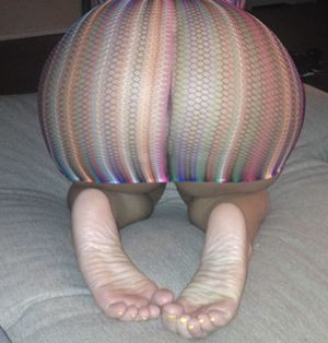 HotWife showing her nice ass