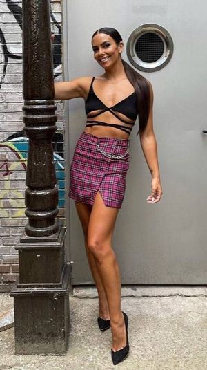 Así se viste una esposa puta, #follable #minifalda #miniskirt putivestido #taconesdeputa #VestidadePuta