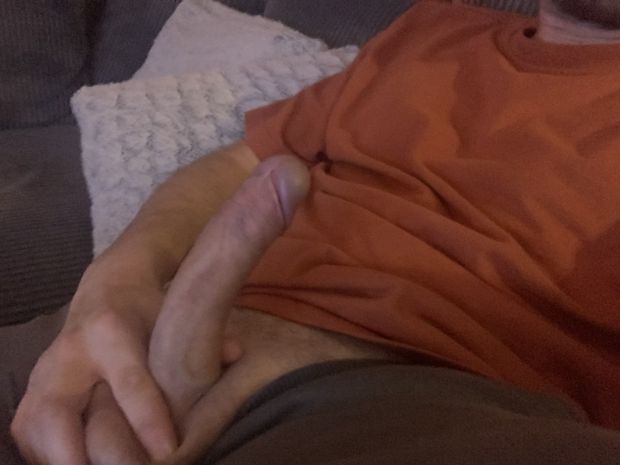 Horny male looking for some licks