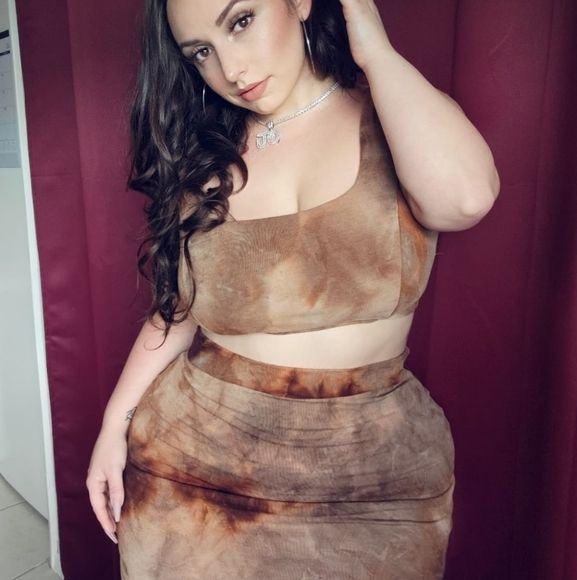 Tan Top & Matching Skirt