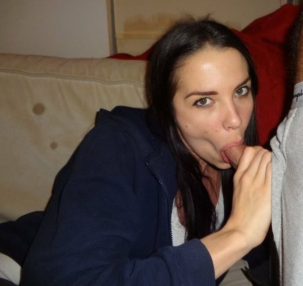 Pretty amateur brunette with cock in her mouth