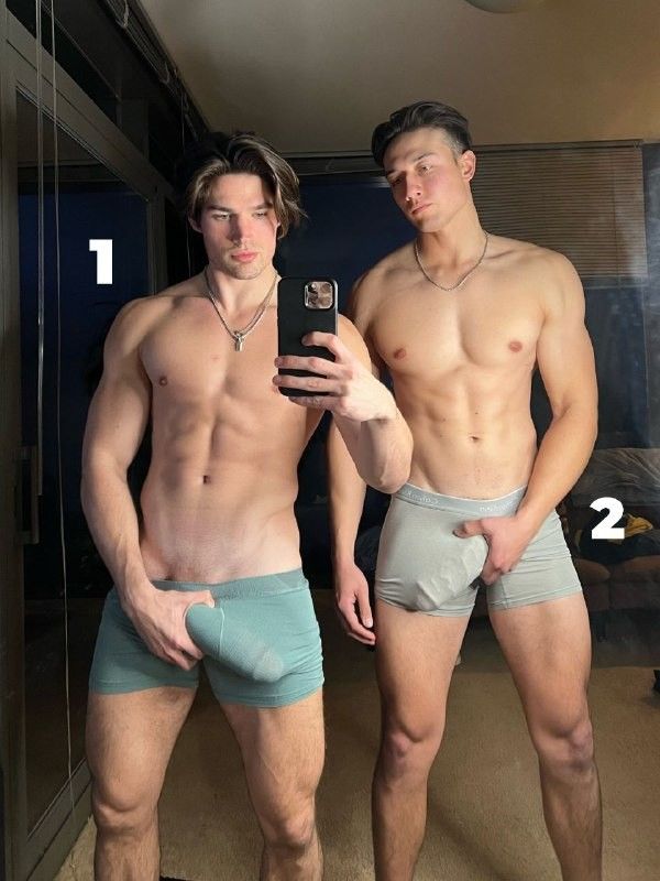 201122 Which one do you want to suck first ?
