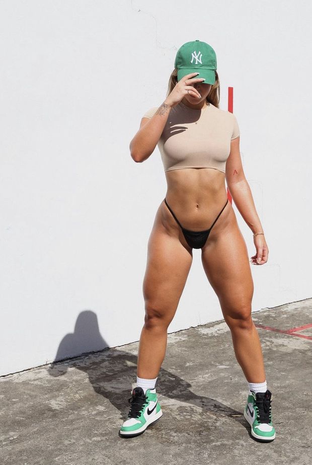 Hot fit babe