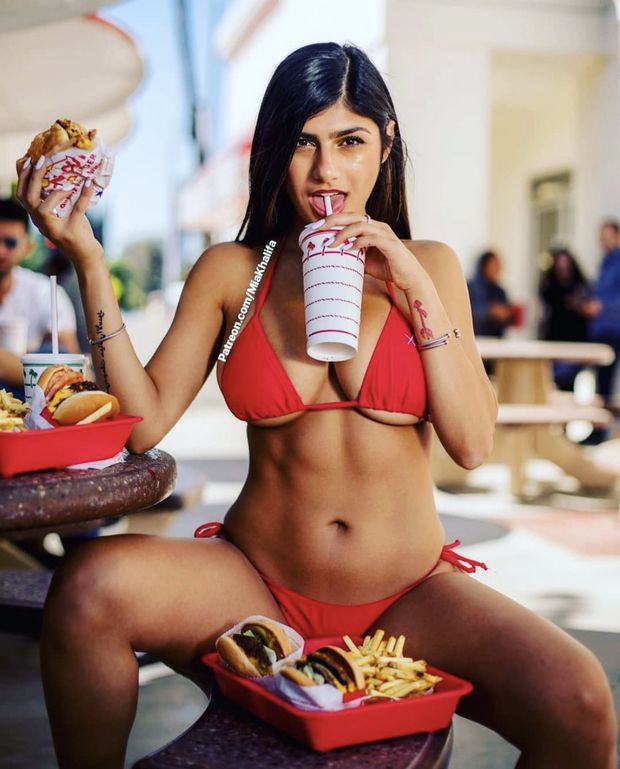 Sexy Mia Khalifa