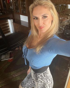 i am a married slut and i like to cuckold my man.