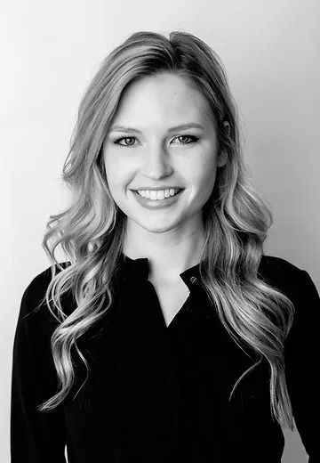 CHRISTINA EENIGENBURG - BLACK & WHITE PIC #3!