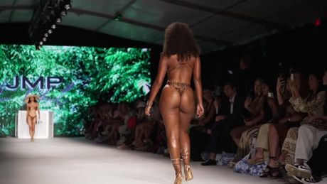 Amber Keaton in Slow Motion