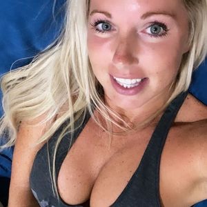 LatexMaidLuderJenny Picture
