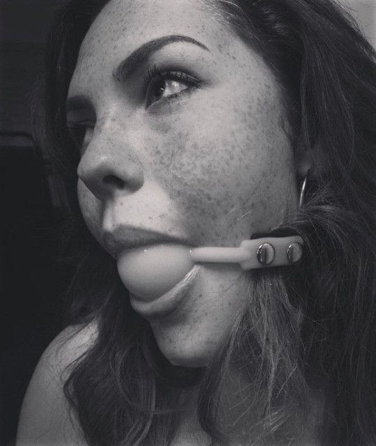 Oooh:  freckles!