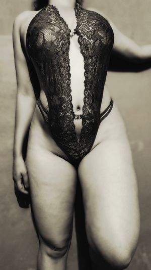 Hot babe in sexy lingerie