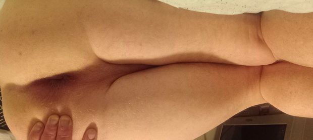 Tight asshole waiting for breeding