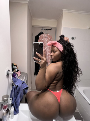 Chick with a big ol booty taking a selfie