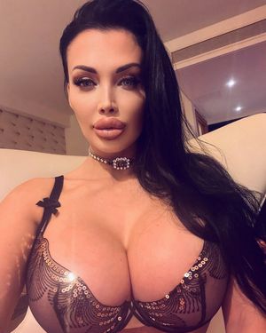 Goddess Aletta and Her Bimbo Lips and Tits