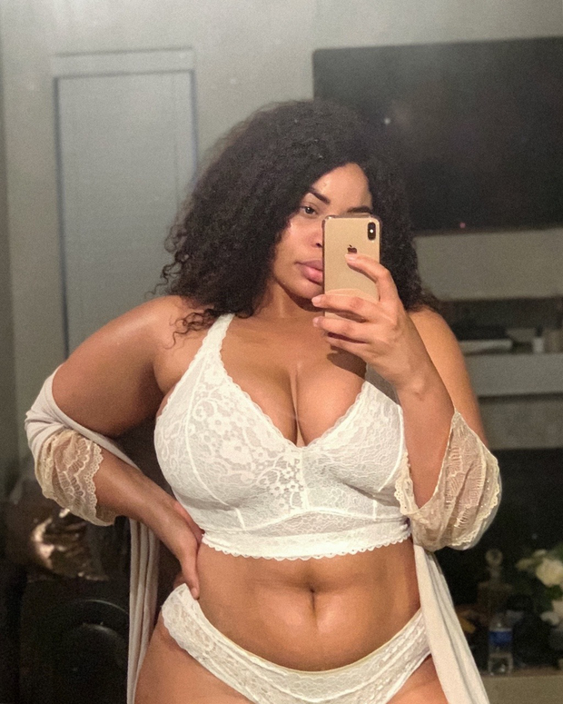Candice Kelly looking sexy in her bralette and panties