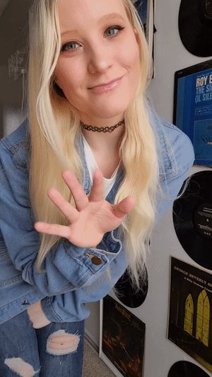 who is she? Sarahshaye