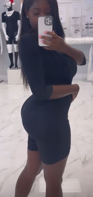 Ellie Mae black outfit big ass