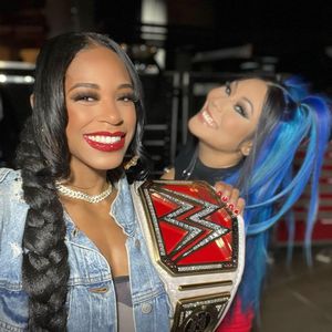 Bianca Belair & Mia Yim backstage!