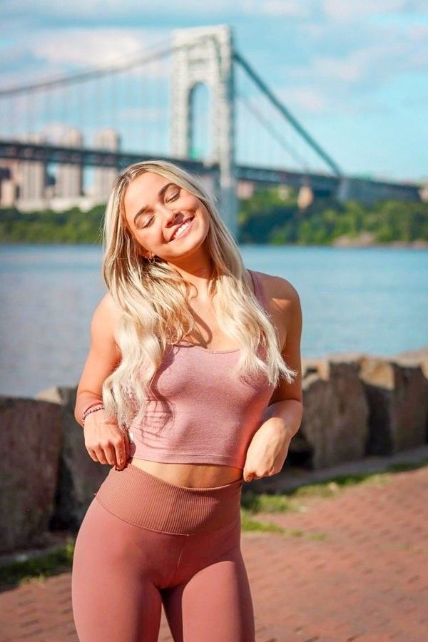 Super cute gym Hottie out smiling