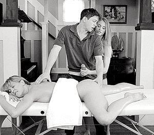 Bro fuck Moms ass... then she cant say anything about us fucking