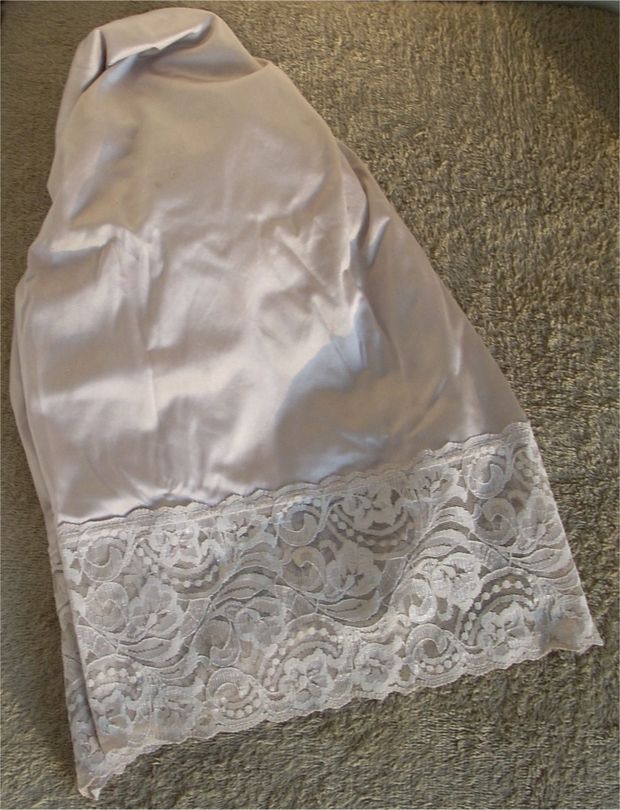 My Very Silky Soft Vanity Fair "New Classic" Jentell XLRG 26" Lacy Half Slip. A Favorite!