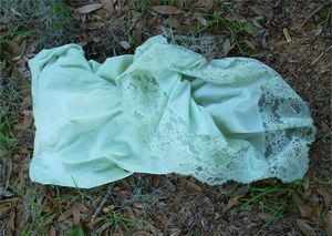 My Size Small Vanity Fair Classic Silky Soft & Lacy Half Slip.