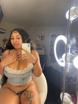 Babyyfaceejas/Jasmyn Aaliyah selfie