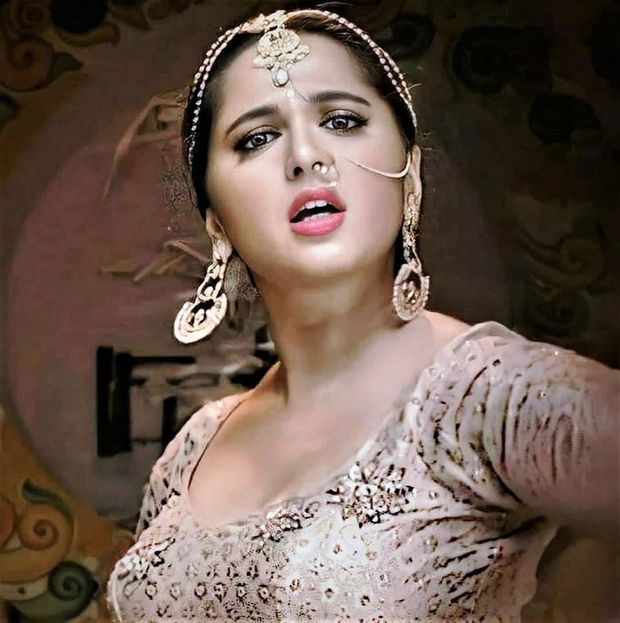 I think this chunky Indian slut is very hot!  I'd like to fuck the shit out of her!