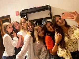 Choose one and f*ck her hard! 60 ❤️