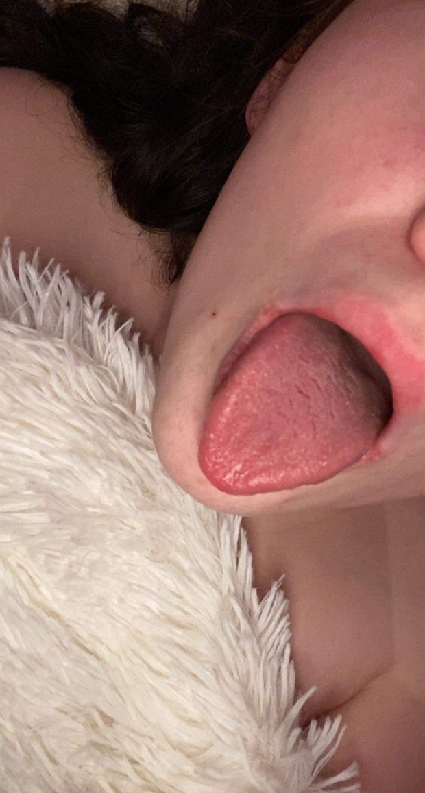 I offer my GFs mouth as a cumdumpster. Comment for more info.