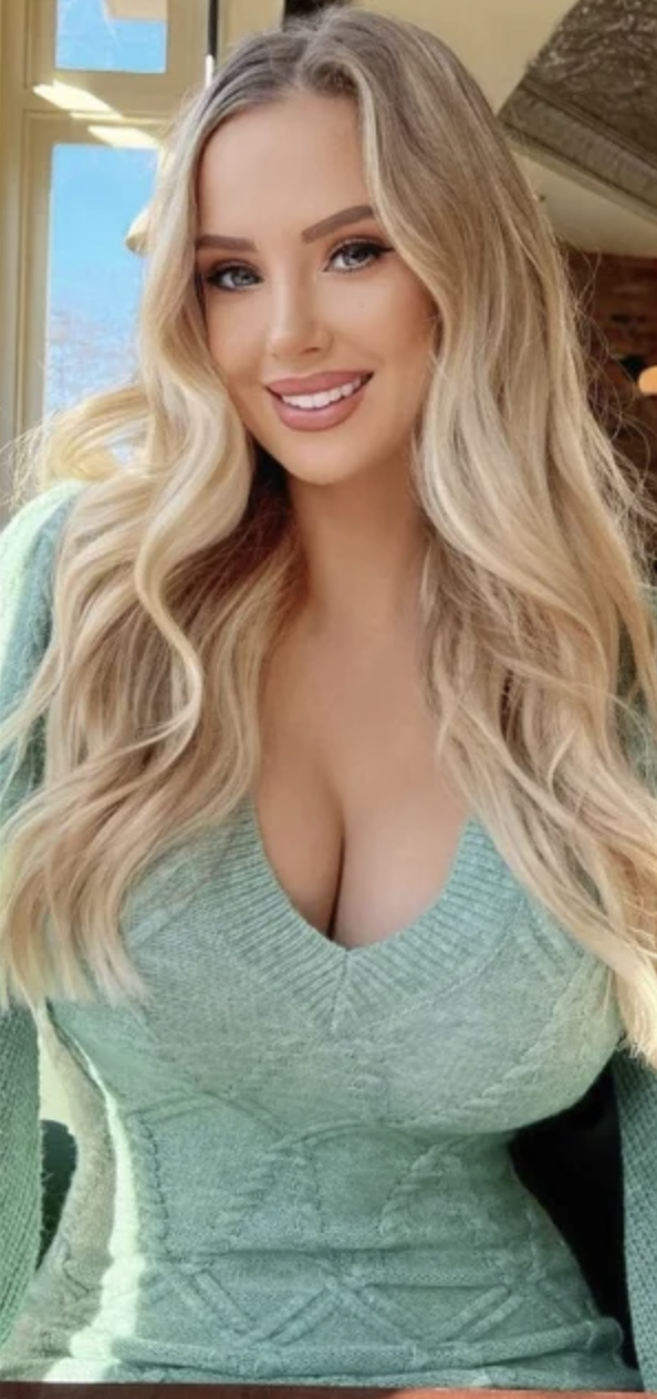 Sexy Blonde Babe