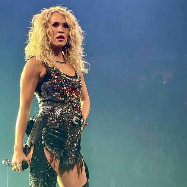 Carrie in chaps 2