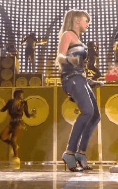 Fergie working her sweet hump