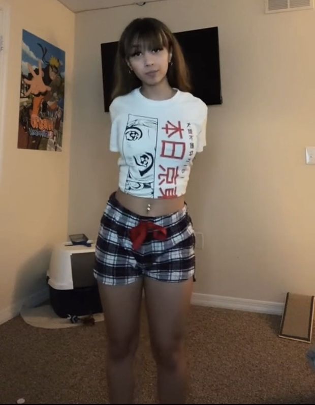 Weeb showing off her chest