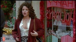 Julia’s cleavage 08