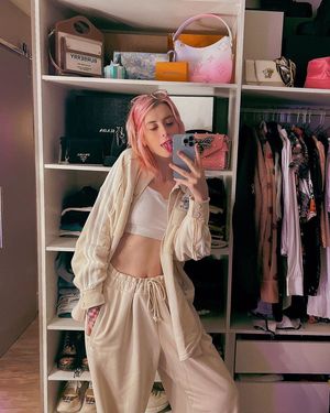 Gabi Cattuzzo de farol acesso