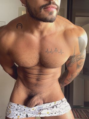 101222 Ma queue dans sa bouche