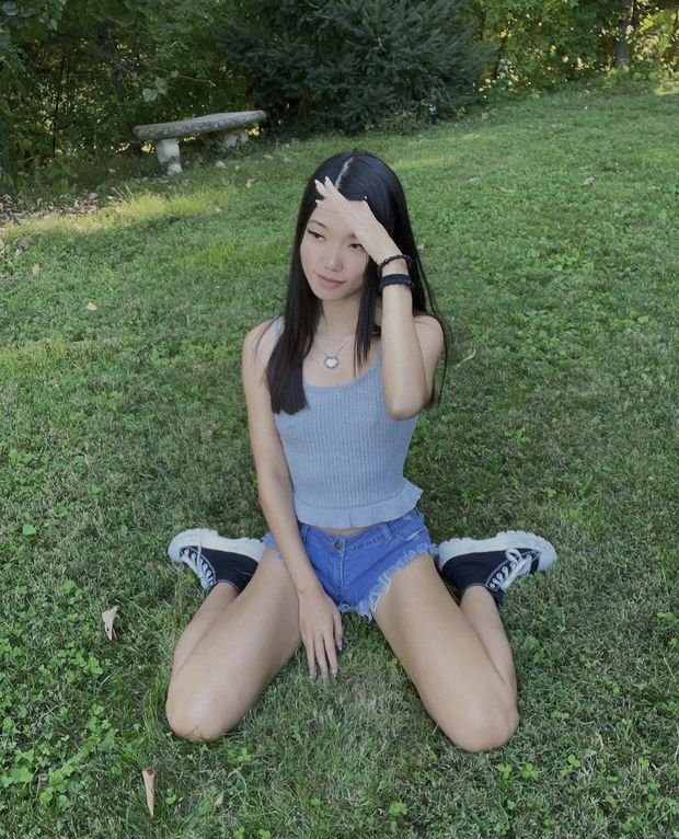 LucyMochi denim beauty 3